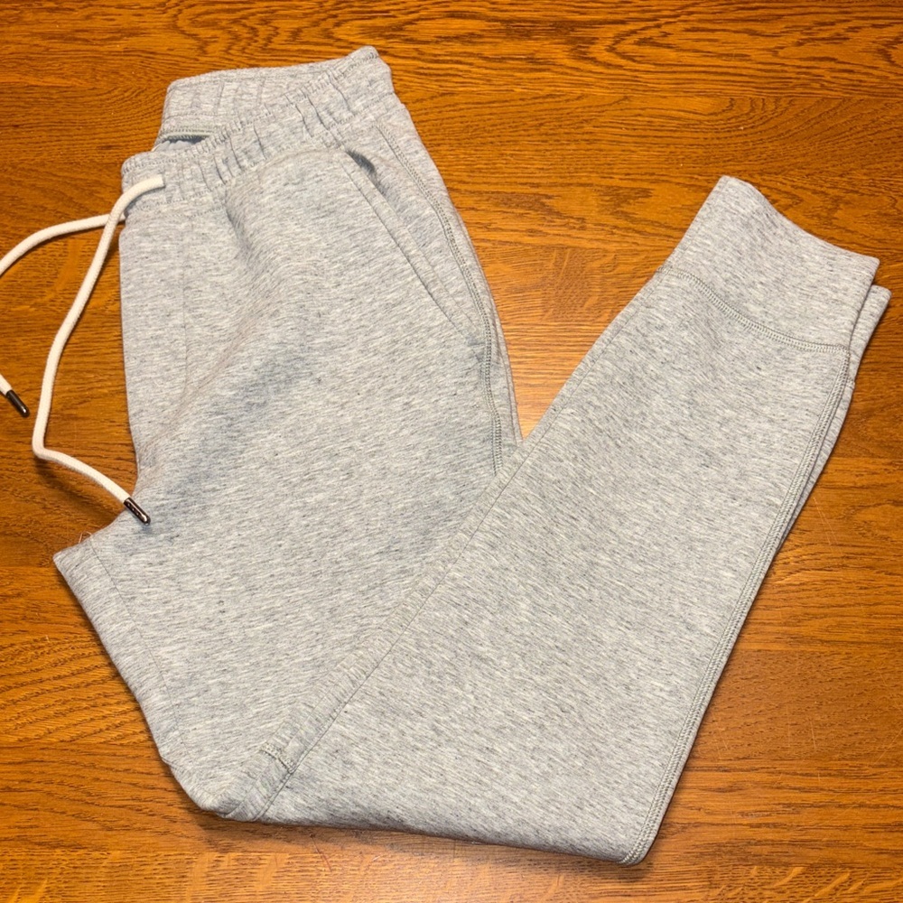AE small Light Gray Sweatpants